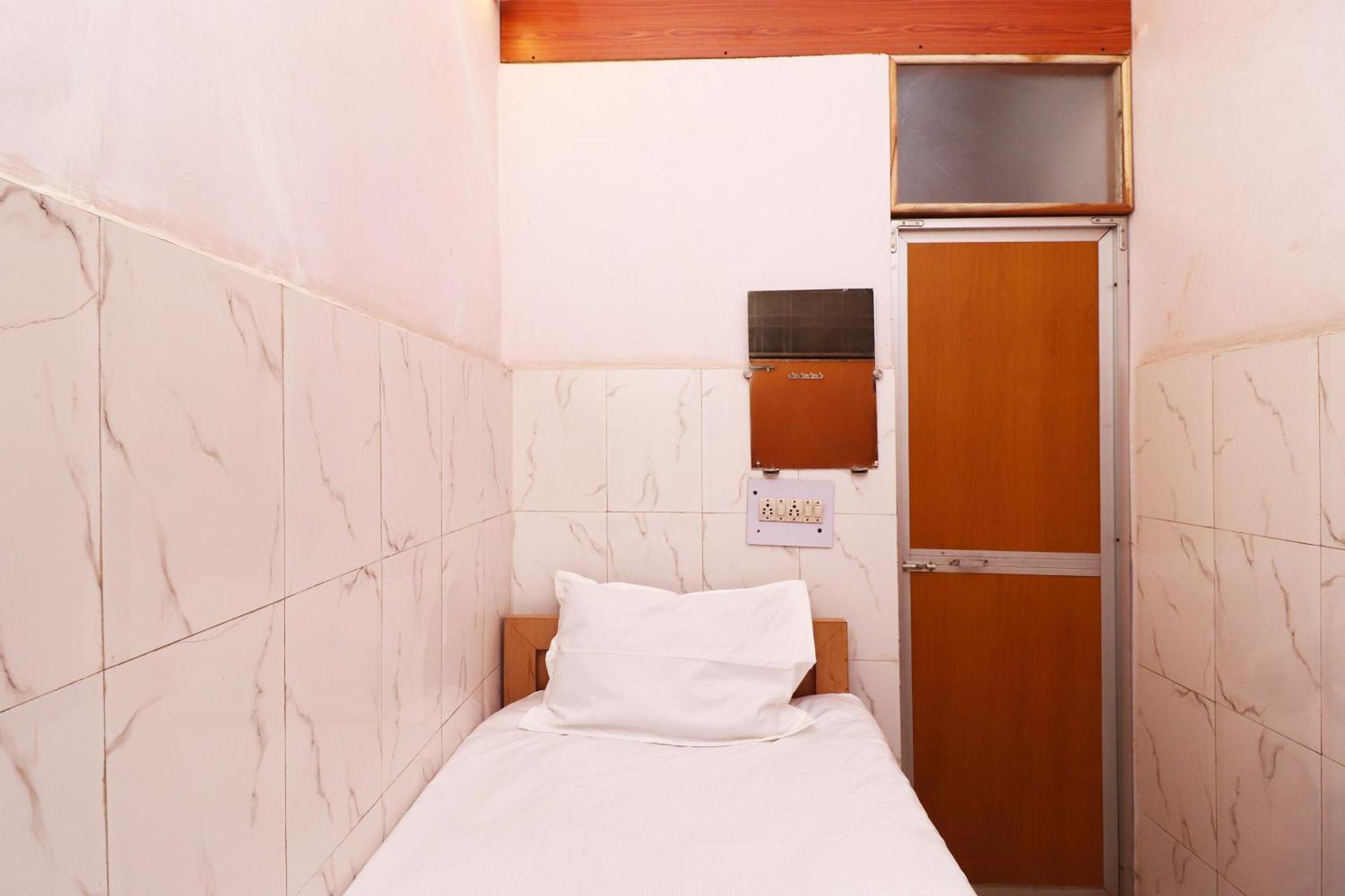 Hotel Kshama Jabalpur Eksteriør bilde